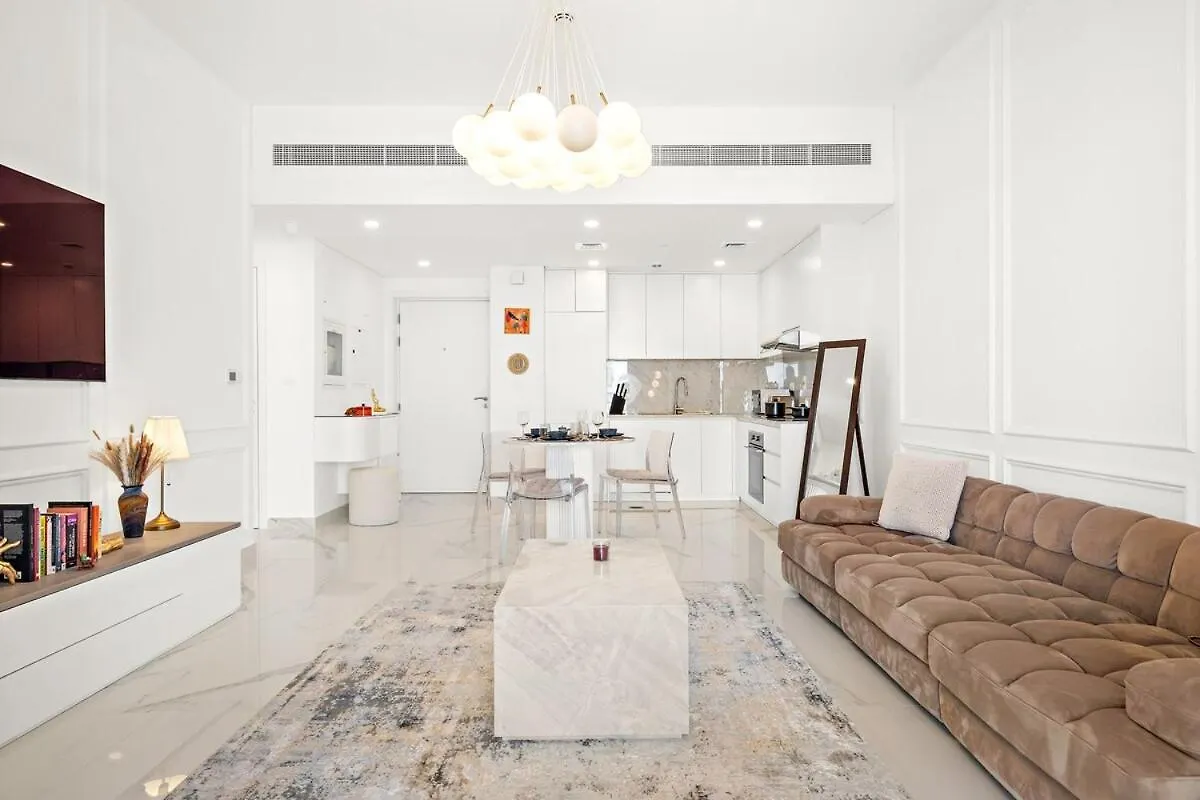 Apartment First Class 1Br Iconic Luxury Dubai