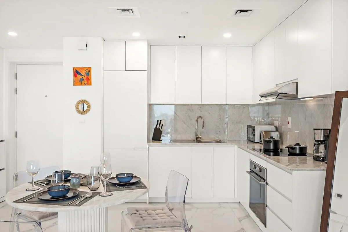Apartment First Class 1Br Iconic Luxury Dubai United Arab Emirates
